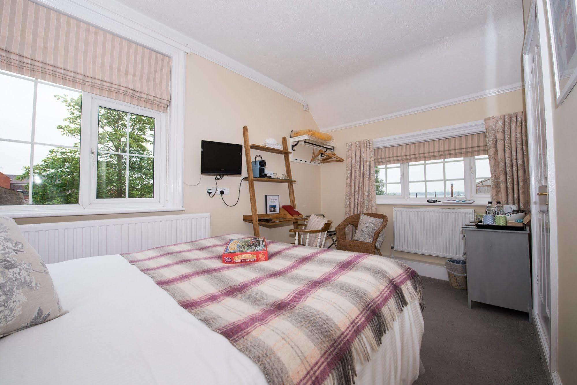 The Maples Bed & Breakfast ไฮธ์ ภายนอก รูปภาพ